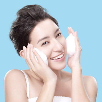 简单祛斑与摸骨养生的真相 科学与误区